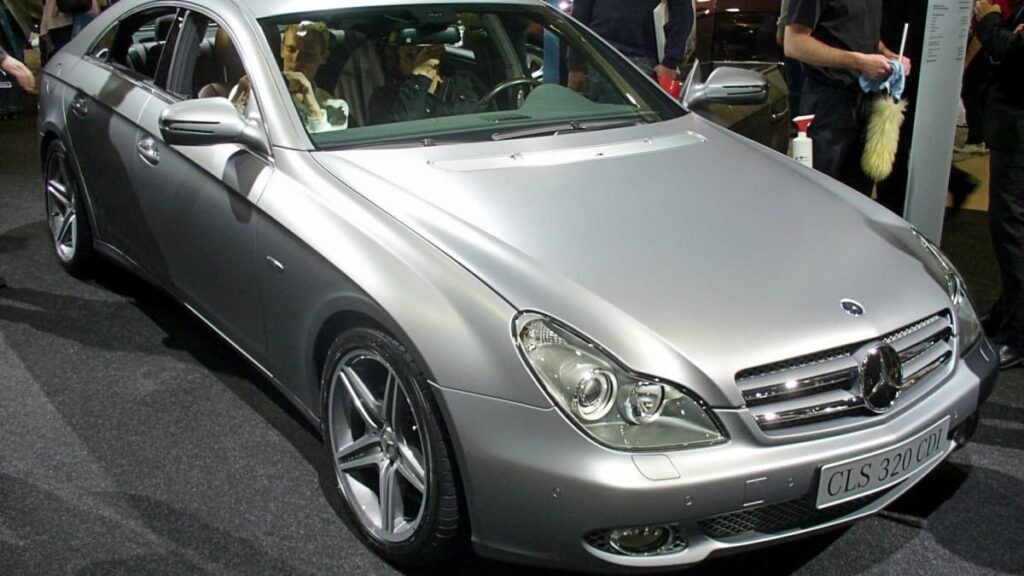 8 Affordable Luxury Cars That Make You Look Rich - Mercedes CLS C219/ W219
Source: Thomas Doerfer via https://commons.wikimedia.org/wiki/File:Mercedes-Benz_CLS_320_CDI_Grand_Edition.JPG